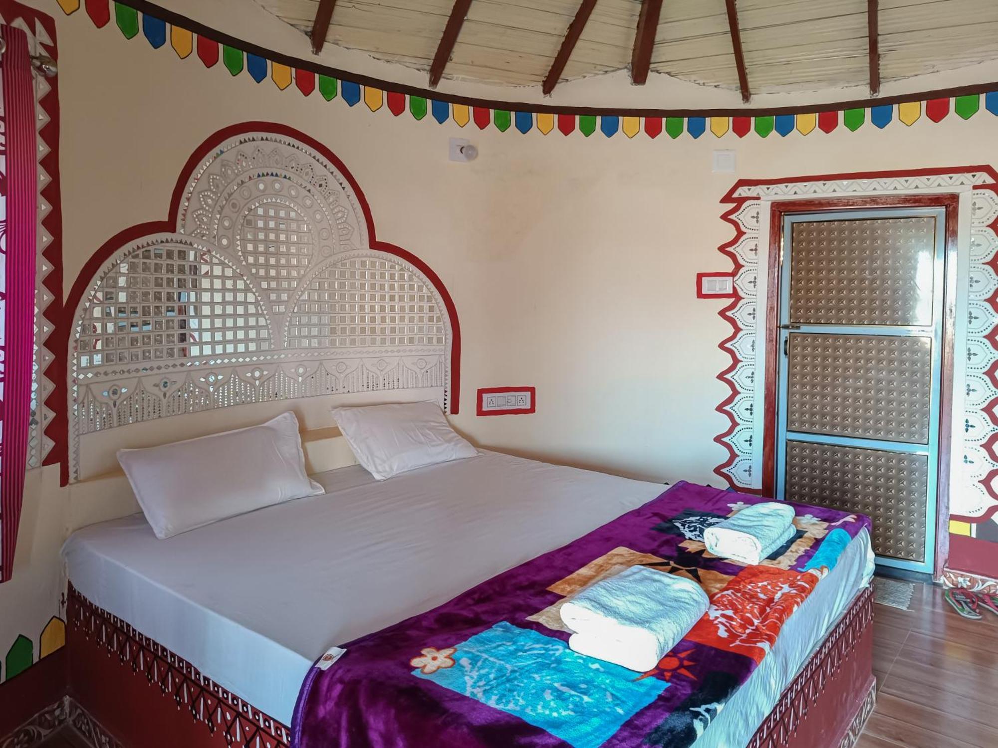 Dholavira Village Resort Luaran gambar
